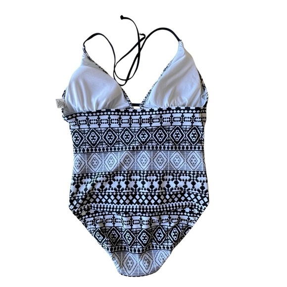 Mossimo  Women's Black Geometric One-Piece Swimsuit Size XL - Picture 2 of 9